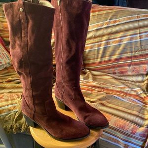 Burgundy Suede Marc Fisher in great condition.